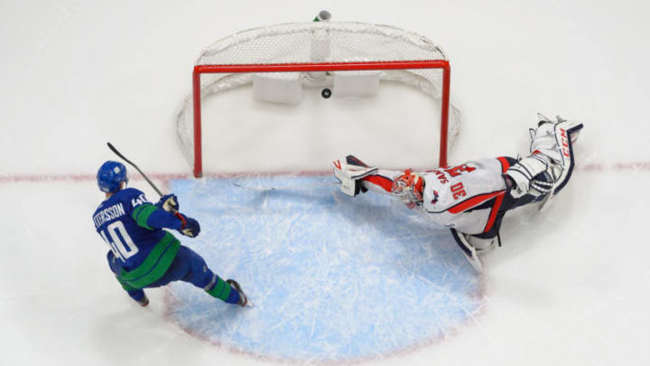 VANCOUVER, BC - OCTOBER 25: Elias Pettersson #40 of the Vancouver Canucks scores on Ilya Samsonov #30 of the Washington Capitals during their NHL game at Rogers Arena October 25, 2019 in Vancouver, British Columbia, Canada. (Photo by Derek Cain/NHLI via Getty Images)