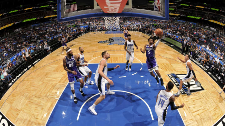 ORLANDO, FL – OCTOBER 30: De’Aaron Fox #5 of the Sacramento Kings shoots the ball against the Orlando Magic on October 30, 2018 at Amway Center in Orlando, Florida. NOTE TO USER: User expressly acknowledges and agrees that, by downloading and/or using this Photograph, user is consenting to the terms and conditions of the Getty Images License Agreement. Mandatory Copyright Notice: Copyright 2018 NBAE (Photo by Fernando Medina/NBAE via Getty Images)