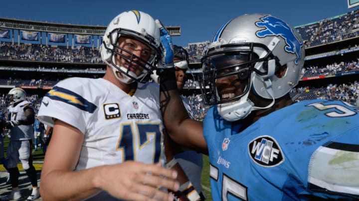 SAN DIEGO, CA - SEPTEMBER 13: Quarterback Philip Rivers #17 of the San Diego Chargers shakes hands with middle linebacker Stephen Tulloch #55 of the Detroit Lions after the Chargers defeated the Lions 33-28 at Qualcomm Stadium on September 13, 2015 in San Diego, California. (Photo by Donald Miralle/Getty Images)