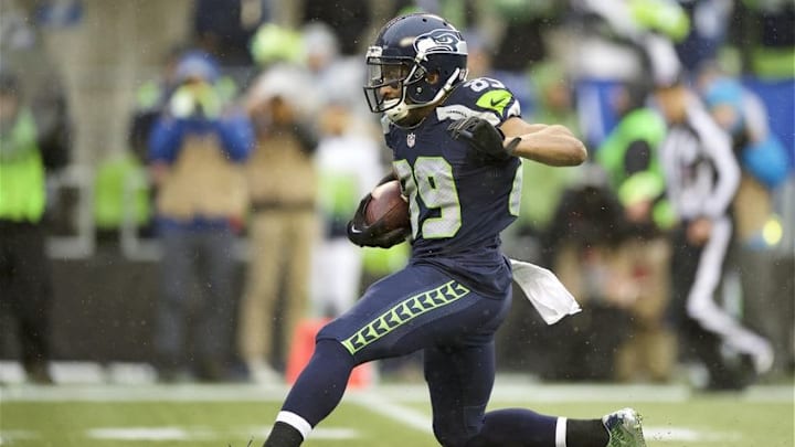 Dec 27, 2015; Seattle, WA, USA; Seattle Seahawks wide receiver Doug Baldwin (89) catches a pass for a first down during a game against the St. Louis Rams at CenturyLink Field. The Rams won 23-17. Mandatory Credit: Troy Wayrynen-USA TODAY Sports