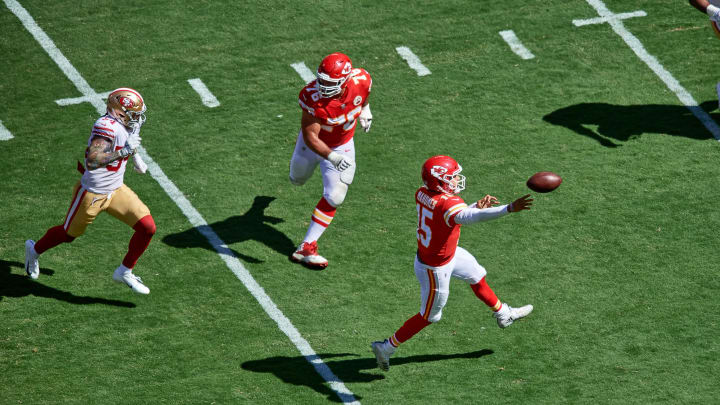 Kansas City Chiefs quarterback Patrick Mahomes (15) throws the football for a touchdown to Kansas City Chiefs wide receiver Chris Conley (17) (not seen) (Photo by Robin Alam/Icon Sportswire via Getty Images)