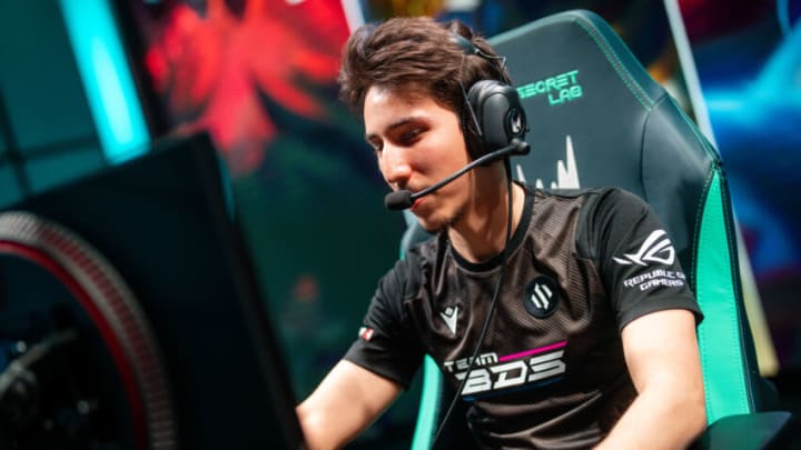 Berlin, Germany - February 26 --- during the 2022 League of Legends European Championship Series Week 7 at the LEC Studio on February 26, 2022 in Berlin Germany (Photo by Wojciech Wandzel/Riot Games)