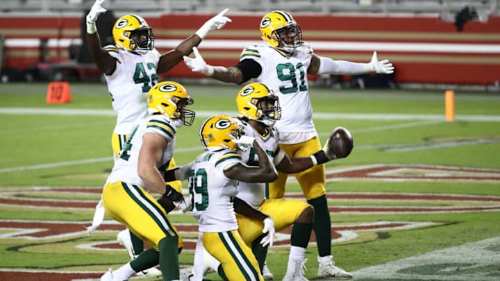 SANTA CLARA, CALIFORNIA - NOVEMBER 05: Za'Darius Smith #55 of the Green Bay Packers celebrates with teammates after forcing a turn over against the San Francisco 49ers during the third quarter at Levi's Stadium on November 05, 2020 in Santa Clara, California. (Photo by Ezra Shaw/Getty Images)