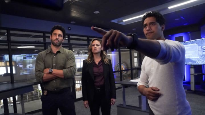“Boom” – Tennant and NCIS must take down a notorious team of international thieves utilizing WWII explosives on armored trucks on almost impossible heists before they complete their last big job. Also, Kai searches for a new place to live, Lucy and Whistler have a stand-off about their previous encounter and Ernie’s mission out in the field is a little more alarming than he expected, on NCIS: HAWAI`I, Monday, September 27 (10:00-11:00 PM, ET/PT) on the CBS Television Network and available to stream live and on demand on Paramount+. Pictured: Noah Mills as Jesse Boone, Vanessa Lachey as Special Agent in Charge Jane Tennant, Alex Tarrant as Kai Holman Photo: Karen Neal/CBS ©2021 CBS Broadcasting, Inc. All Rights Reserved.