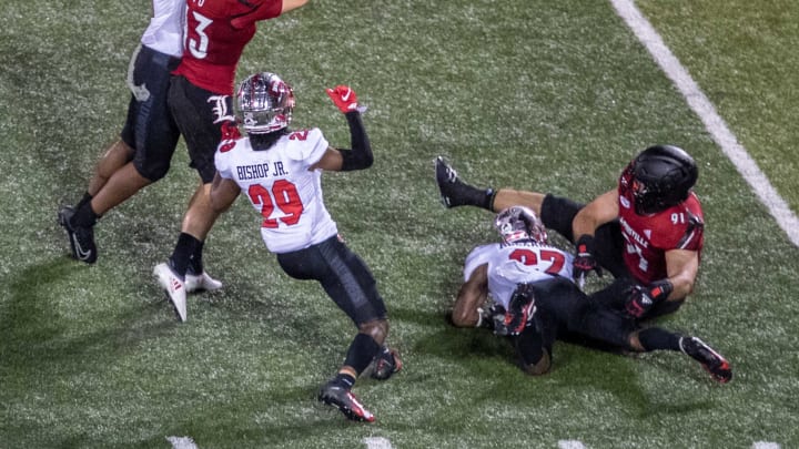 Louisville football punter Logan Lupo