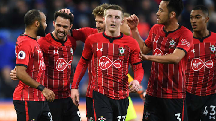 HUDDERSFIELD, ENGLAND - DECEMBER 22: Danny Ings of Southampton celebrates after scoring his team's second goal with his team mates during the Premier League match between Huddersfield Town and Southampton FC at John Smith's Stadium on December 22, 2018 in Huddersfield, United Kingdom. (Photo by Gareth Copley/Getty Images)