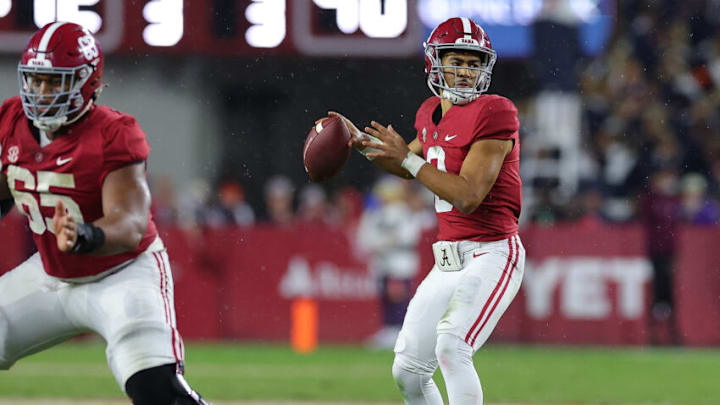 TUSCALOOSA, ALABAMA - NOVEMBER 26: Bryce Young #9 of the Alabama Crimson Tide looks to pass against the Auburn Tigers during the second half at Bryant-Denny Stadium on November 26, 2022 in Tuscaloosa, Alabama. (Photo by Kevin C. Cox/Getty Images)