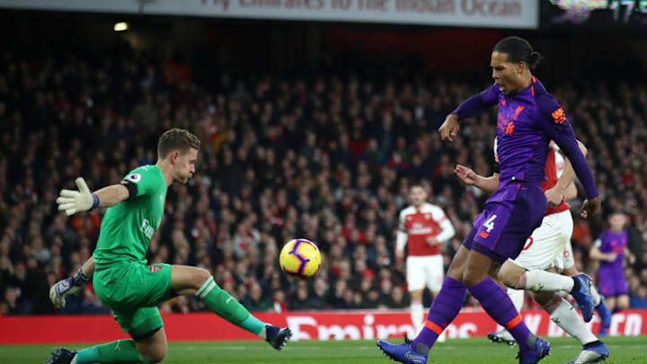 LONDON, ENGLAND - NOVEMBER 03: Virgil van Dijk of Liverpool shoots as Bernd Leno of Arsenal makes a save during the Premier League match between Arsenal FC and Liverpool FC at Emirates Stadium on November 3, 2018 in London, United Kingdom. (Photo by Julian Finney/Getty Images)