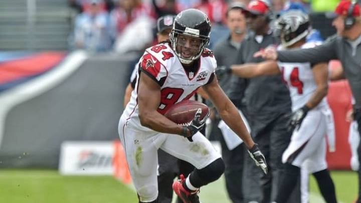 Oct 25, 2015; Nashville, TN, USA; Atlanta Falcons wide receiver Roddy White (84) rushes against the Tennessee Titans during the first half at Nissan Stadium. Mandatory Credit: Jim Brown-USA TODAY Sports