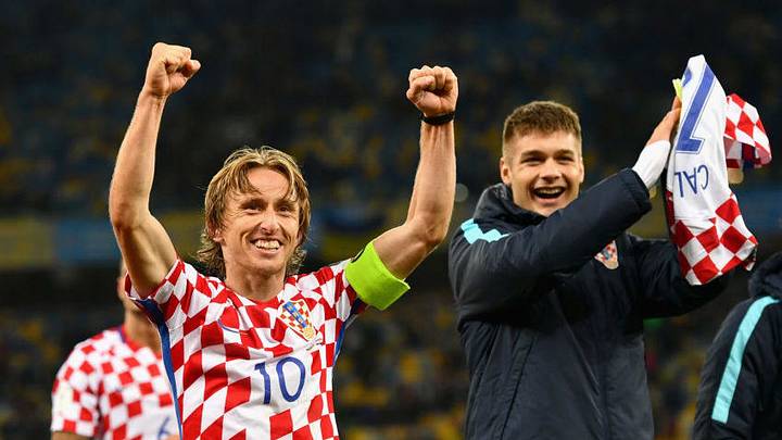 KIEV, UKRAINE - OCTOBER 09: Luke Modric of Croatia celebrates victory after the FIFA 2018 World Cup Group I Qualifier between Ukraine and Croatia at Kiev Olympic Stadium on October 9, 2017 in Kiev, Ukraine. Croatia reach the play-offs as they win 2-0. (Photo by Dan Mullan/Getty Images)