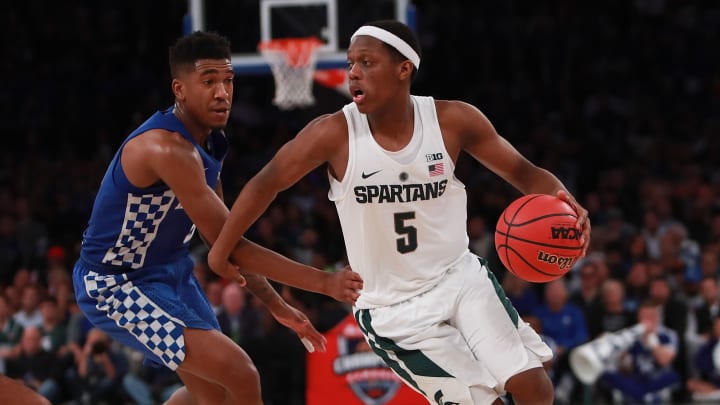 NEW YORK, NY – NOVEMBER 15: Cassius Winston #5 of the Michigan State Spartans drives into the lane on Malik Monk #5 of the Kentucky Wildcats in the second half during the State Farm Champions Classic at Madison Square Garden on November 15, 2016 in New York City. (Photo by Michael Reaves/Getty Images)