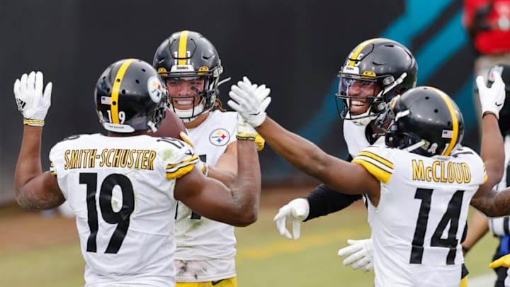 JACKSONVILLE, FLORIDA - NOVEMBER 22: Chase Claypool #11 of the Pittsburgh Steelers celebrates with teammates after a touchdown against the Jacksonville Jaguars during the first half at TIAA Bank Field on November 22, 2020 in Jacksonville, Florida. (Photo by Michael Reaves/Getty Images) JACKSONVILLE, FLORIDA - NOVEMBER 22: Chase Claypool #11 of the Pittsburgh Steelers celebrates with teammates after a touchdown against the Jacksonville Jaguars during the first half at TIAA Bank Field on November 22, 2020 in Jacksonville, Florida. (Photo by Michael Reaves/Getty Images)