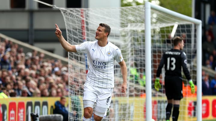 LONDON, ENGLAND – APRIL 15: Robert Huth of Leicester City celebrates scoring his sides first goal during the Premier League match between Crystal Palace and Leicester City at Selhurst Park on April 15, 2017 in London, England. (Photo by Ian Walton/Getty Images)