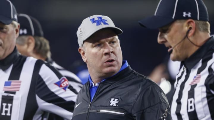 LEXINGTON, KY - OCTOBER 22: Head coach Mark Stoops of the Kentucky Wildcats protests a call during the game against the Mississippi State Bulldogs at Commonwealth Stadium on October 22, 2016 in Lexington, Kentucky. (Photo by Michael Hickey/Getty Images)