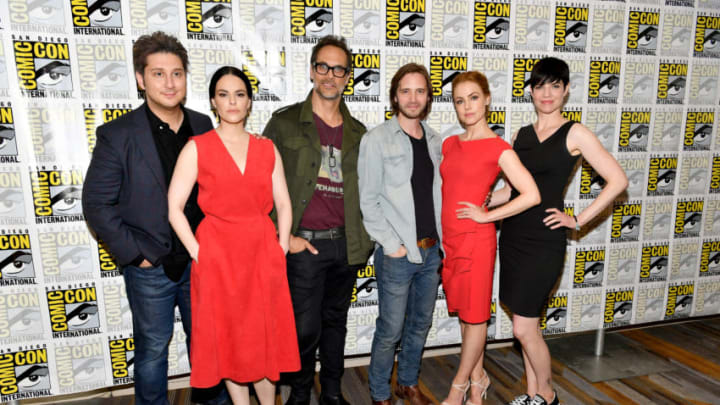 SAN DIEGO, CA - JULY 20: (L-R) Producer Terry Matalas and actors Emily Hampshire, Todd Stashwick, Aaron Stanford, Amanda Schull and Alisen Down at the "12 Monkeys" press line during Comic-Con International 2017 at Hilton Bayfront on July 20, 2017 in San Diego, California. (Photo by Dia Dipasupil/Getty Images)