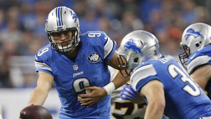 Oct 23, 2016; Detroit, MI, USA; Detroit Lions quarterback Matthew Stafford (9) hands the ball off to Detroit Lions fullback Zach Zenner (34) during the third quarter at Ford Field. Lions won 20-17. Mandatory Credit: Raj Mehta-USA TODAY Sports