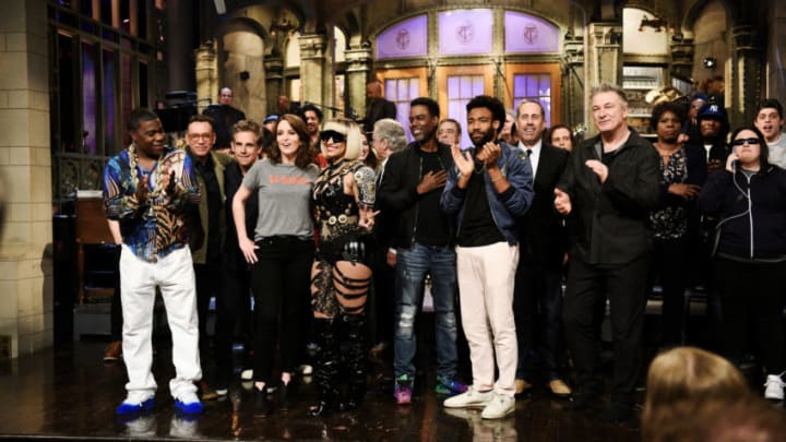SATURDAY NIGHT LIVE -- "Tina Fey" Episode 1746 -- Pictured: (l-r) Tracy Morgan, Fred Armisen, Ben Stiller, Host Tina Fey, Musical Guest Nicki Minaj, Chris Rock, Donald Glover, Jerry Seinfeld, Alec Baldwin during "Goodnights & Credits" in Studio 8H on Saturday, May 19, 2018 -- (Photo by: Will Heath/NBC/NBCU Photo Bank via Getty Images)