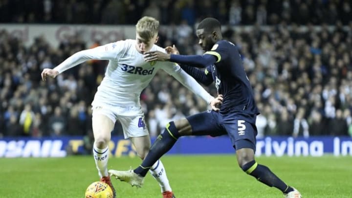 LEEDS, ENGLAND - JANUARY 11: Jack Clarke of Leeds United and Fikayo Tomori of Derby County compete for the ball during the Sky Bet Championship match between Leeds United and Derby County at Elland Road on January 11, 2019 in Leeds, England. (Photo by George Wood/Getty Images)