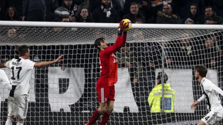 Juventus goalkeeper Mattia Perin (22) in action during the Serie A football match n.13 JUVENTUS – SPAL on 24/11/2018 at the Allianz Stadium in Turin, Italy. ( Photo by Matteo Bottanelli/NurPhoto via Getty Images)