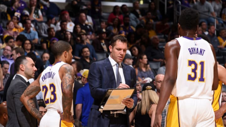 LOS ANGELES, CA - APRIL 8: Luke Walton of the Los Angeles Lakers draws out a play during the game against the Utah Jazz on April 8, 2018 at STAPLES Center in Los Angeles, California. NOTE TO USER: User expressly acknowledges and agrees that, by downloading and/or using this Photograph, user is consenting to the terms and conditions of the Getty Images License Agreement. Mandatory Copyright Notice: Copyright 2018 NBAE (Photo by Adam Pantozzi/NBAE via Getty Images)
