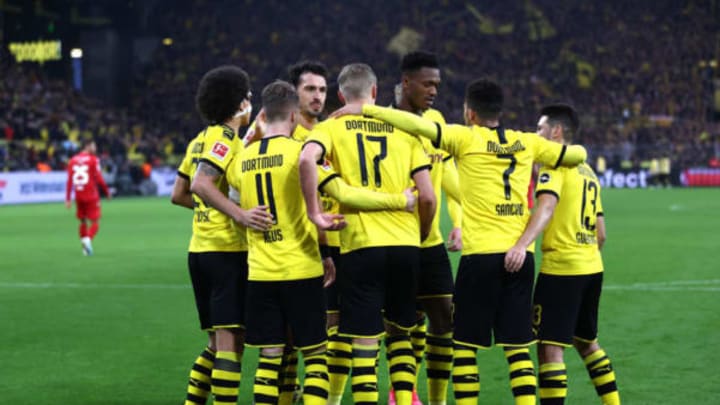 DORTMUND, GERMANY – FEBRUARY 01: Marco Reus celebrates with his team mates after scoring his team’s third goal during the Bundesliga match between Borussia Dortmund and 1. FC Union Berlin at Signal Iduna Park on February 01, 2020 in Dortmund, Germany. (Photo by Lars Baron/Bongarts/Getty Images)