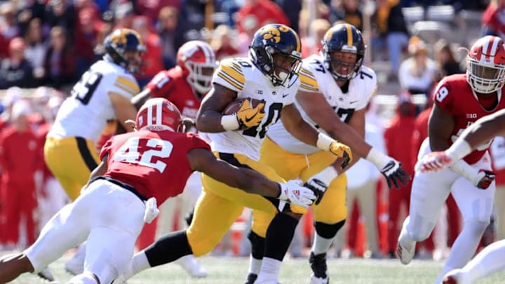 BLOOMINGTON, IN - OCTOBER 13: Mekhi Sargent #10 of the Iowa Hawkeyes runs with the ball against the Indiana Hossiers at Memorial Stadium on October 13, 2018 in Bloomington, Indiana. (Photo by Andy Lyons/Getty Images)