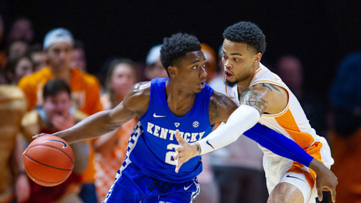 KNOXVILLE, TN - MARCH 2: Kentucky Wildcats guard Ashton Hagans (2) being guarded by Tennessee Volunteers guard Lamonte Turner (1) during a college basketball game between the Tennessee Volunteers and Kentucky Wildcats on March 2, 2019, at Thompson-Boling Arena in Knoxville, TN. (Photo by Bryan Lynn/Icon Sportswire via Getty Images)