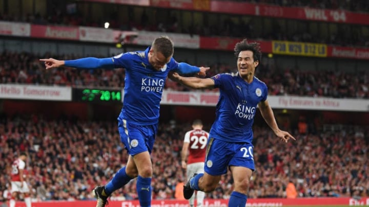LONDON, ENGLAND - AUGUST 11: (L-R) Jamie Vardy of Leicester City celebrates with teammate Shinji Okazaki of Leicester City after scoring his team's second goal during the Premier League match between Arsenal and Leicester City at the Emirates Stadium on August 11, 2017 in London, England. (Photo by Shaun Botterill/Getty Images)