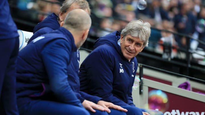LONDON, ENGLAND - OCTOBER 26: Manuel Pellegrini, Manager of West Ham United looks on prior to the Premier League match between West Ham United and Sheffield United at London Stadium on October 26, 2019 in London, United Kingdom. (Photo by Stephen Pond/Getty Images)