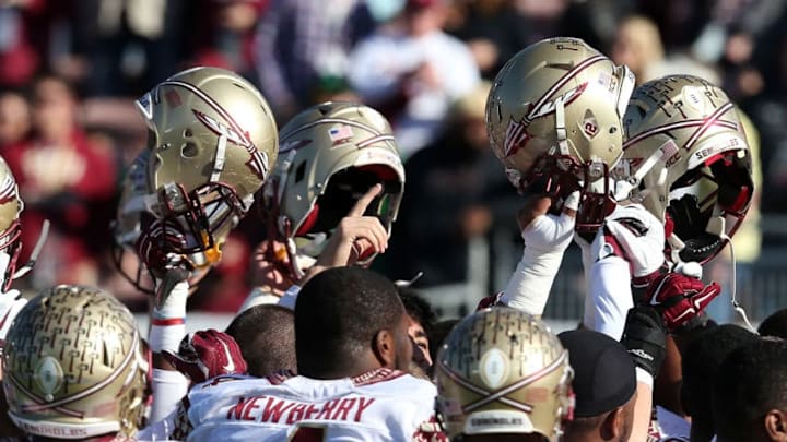 PASADENA, CA - JANUARY 01: The Florida State Seminoles huddle on the field prior to the College Football Playoff Semifinal at the Rose Bowl Game presented by Northwestern Mutual at the Rose Bowl on January 1, 2015 in Pasadena, California. (Photo by Stephen Dunn/Getty Images)