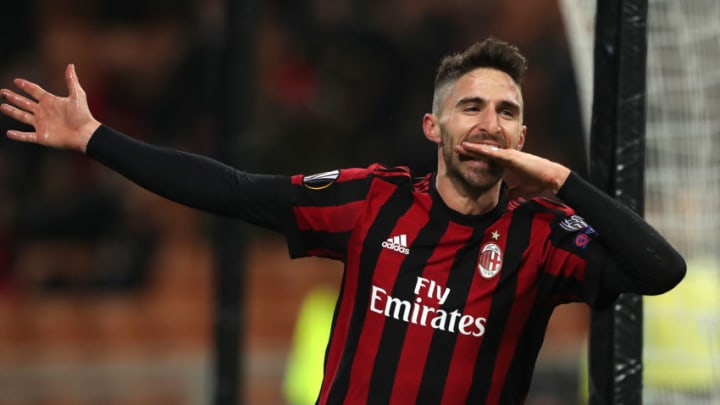 MILAN, ITALY - FEBRUARY 22: Fabio Borini of AC Milan celebrates after scoring the opening goal during UEFA Europa League Round of 32 match between AC Milan and Ludogorets Razgrad at the San Siro on February 22, 2018 in Milan, Italy. (Photo by Marco Luzzani/Getty Images)