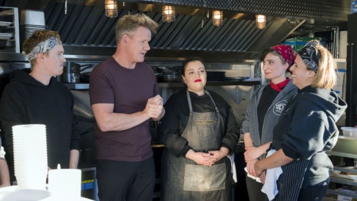 GORDON RAMSAY'S 24 HOURS TO HELL AND BACK: Gordon Ramsay (Center) with the restaurant owners and staff in the "Blend On Main" episode of GORDON RAMSAY'S 24 HOURS TO HELL AND BACK airing Tuesday, Jan. 14 (9:00-10:00 PM ET/PT) on FOX. CR: Jeff Neira / FOX ©2020 FOX MEDIA LLC.