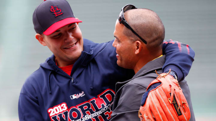 Iván Rodríguez y Yadier Molina son los mejores receptores latinos de la historia