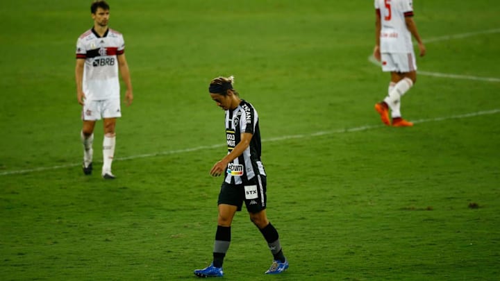 O Botafogo vive um momento delicado no Brasileirão. 