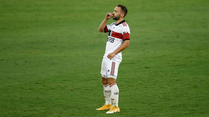O Flamengo está desbalanceado. E não é de hoje... 