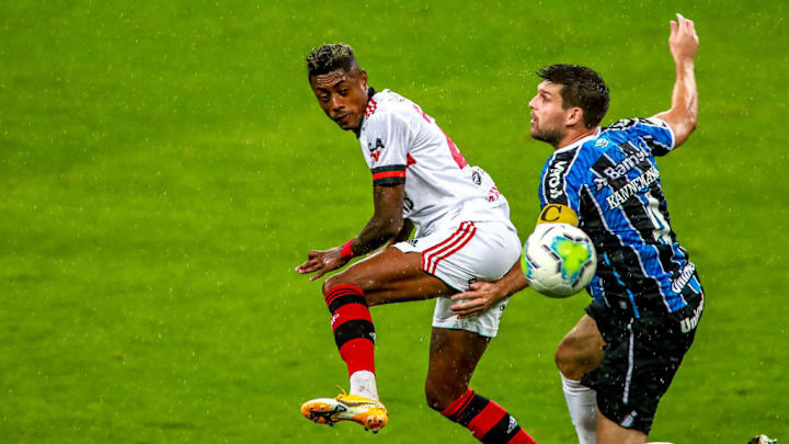 O Flamengo foi melhor do que o Grêmio e lembrou 2019. 