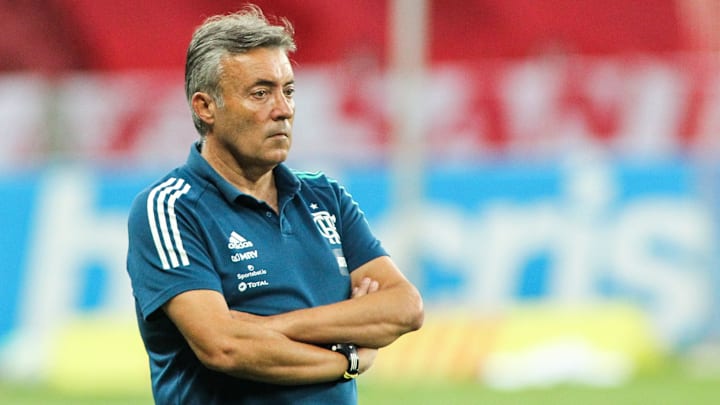 Domènec Torrent revela sentimento, decepções e muito mais sobre experiência no Flamengo e no Brasil. ‘Temos interesse em voltar’. Domènec Torrent revela sentimento, decepções e muito mais sobre experiência no Flamengo e no Brasil. ‘Temos interesse em voltar’.