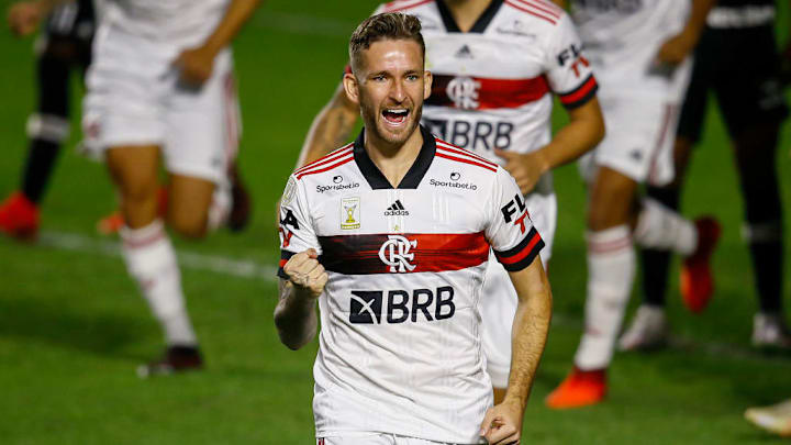O Flamengo não vai liberar atletas de 'mão beijada'.