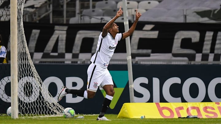 Com Jô na área e boa movimentação, o Corinthians pode explorar a bola pelo alto no Allianz Parque. 