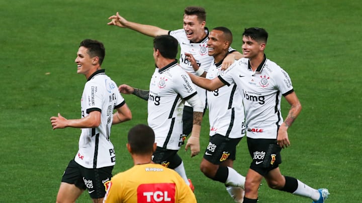 Corinthians tentará quebrar sequência negativa contra o Flamengo; confira