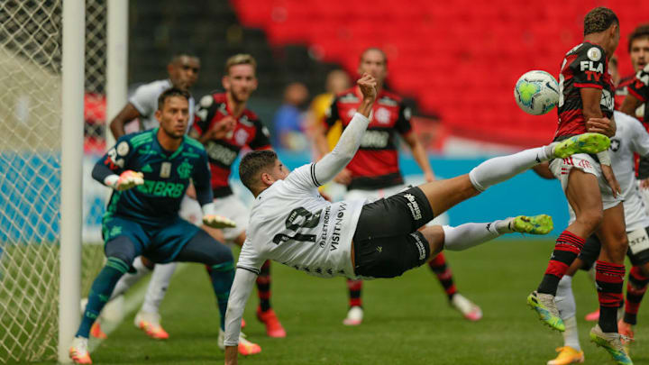 O Botafogo e o Flamengo precisa vencer no Nilton Santos. 