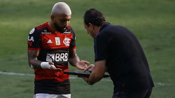 O Flamengo tem que ser frio e calculista contra o Timão. 