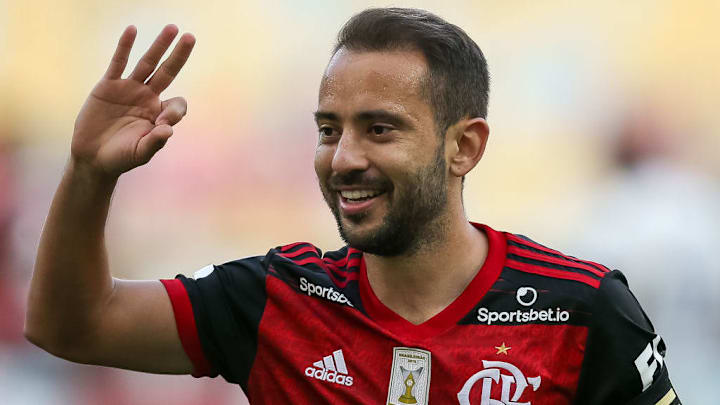 O Flamengo rejeitou várias propostas na temporada.