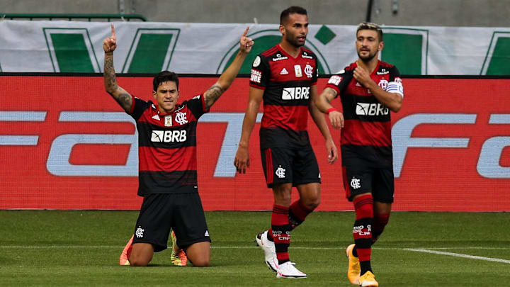 Flamengo sonha com 'reforços' para a Conmebol Libertadores, mas trabalha com cautela. 
