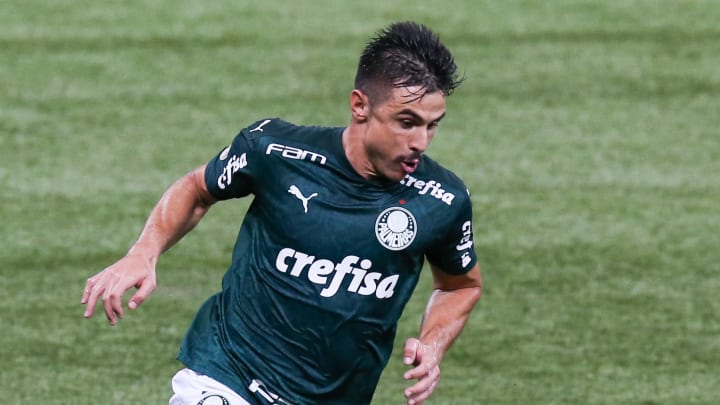 Willian anotou o gol que deu a vitória ao Palmeiras contra o Guarani Willian anotou o gol que deu a vitória ao Palmeiras contra o Guarani