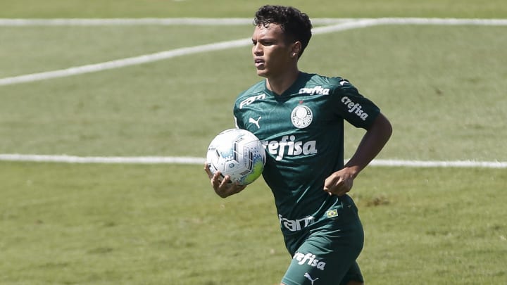 Gabriel Veron é considerado como uma das grandes promessas do Palmeiras nos últimos anos. 