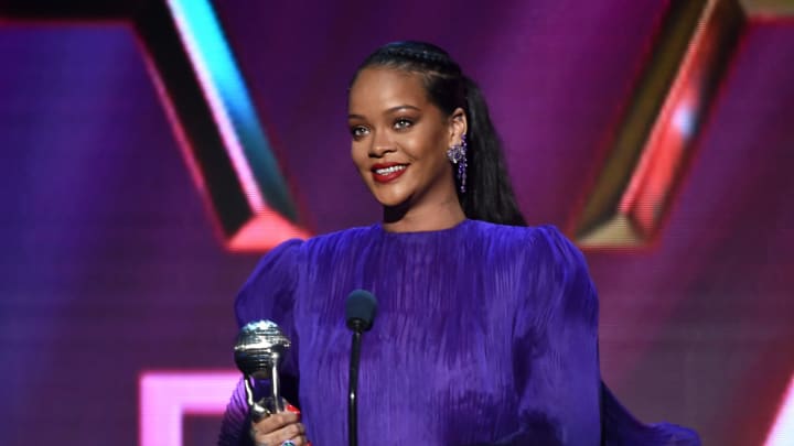 Rihanna a aumentado su fortuna gracias a su marca de ropa interior