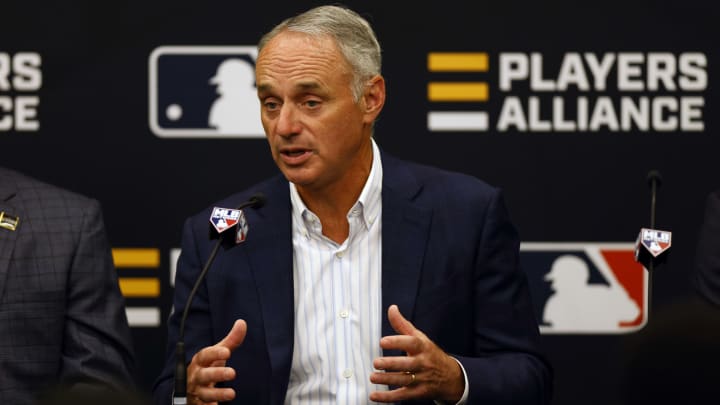 Rob Manfred vislumbra que el béisbol volverá a la normalidad en el futuro cercano 