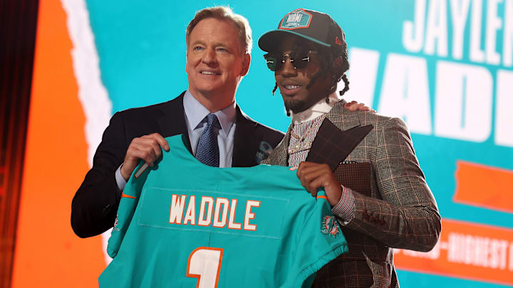 DeVante Parker praises Jaylen Waddle as a quick learner following the Dolphins OTAs. DeVante Parker praises Jaylen Waddle as a quick learner following the Dolphins OTAs.