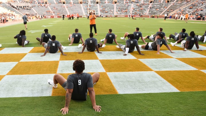 Tennessee linemen warm before the start of the NCAA college football game between the Tennessee Volunteers and Bowling Green Falcons in Knoxville, Tenn. on Thursday, September 2, 2021.Ut Bowling Green